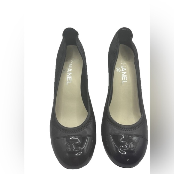 CHANEL CLASSIC GATHERED BLACK LAMBSKIN PATENT ROUND TOE PUMPS SZ 40 - Picture 2 of 8